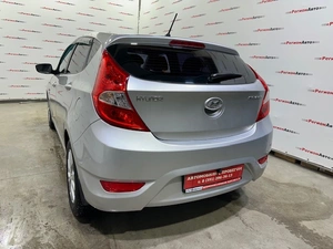 Хетчбэк Hyundai Solaris 2013 года, 865000 рублей, Красноярск