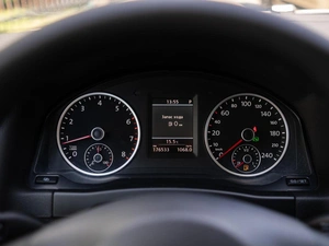 Внедорожник Volkswagen Tiguan 2011 года, 1299000 рублей, Большой Сочи