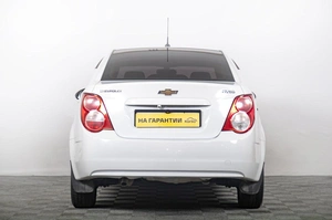 Седан Chevrolet Aveo 2015 года, 739000 рублей, Томск
