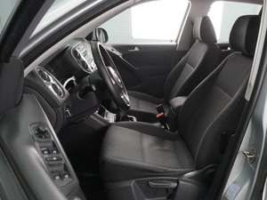 Внедорожник Volkswagen Tiguan 2011 года, 1060000 рублей, Воронеж