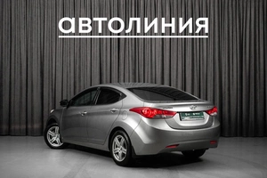 Седан Hyundai Elantra 2012 года, 1050000 рублей, Красноярск