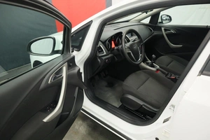 Универсал Opel Astra 2012 года, 995000 рублей, Курск