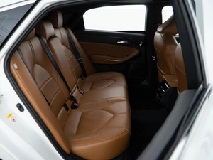 Седан Toyota Avalon 2022 года, 3998999 рублей, Москва