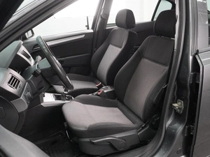 Седан Opel Astra 2011 года, 619000 рублей, Воронеж