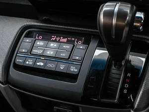 Минивэн Honda Stepwgn 2017 года, 1869000 рублей, Кирилловка
