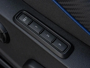 Хетчбэк Volkswagen Golf R 2023 года, 6200000 рублей, Краснодар