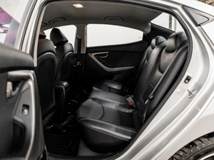 Седан Hyundai Avante 2011 года, 1050000 рублей, Красноярск