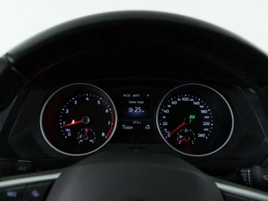 Внедорожник Volkswagen Tiguan 2021 года, 2099050 рублей, Москва