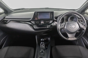 Внедорожник Toyota C-HR 2018 года, 1949000 рублей, Пермь