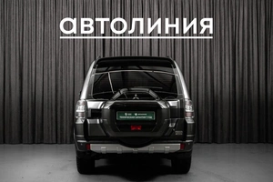 Внедорожник Mitsubishi Pajero 2017 года, 3400000 рублей, Красноярск