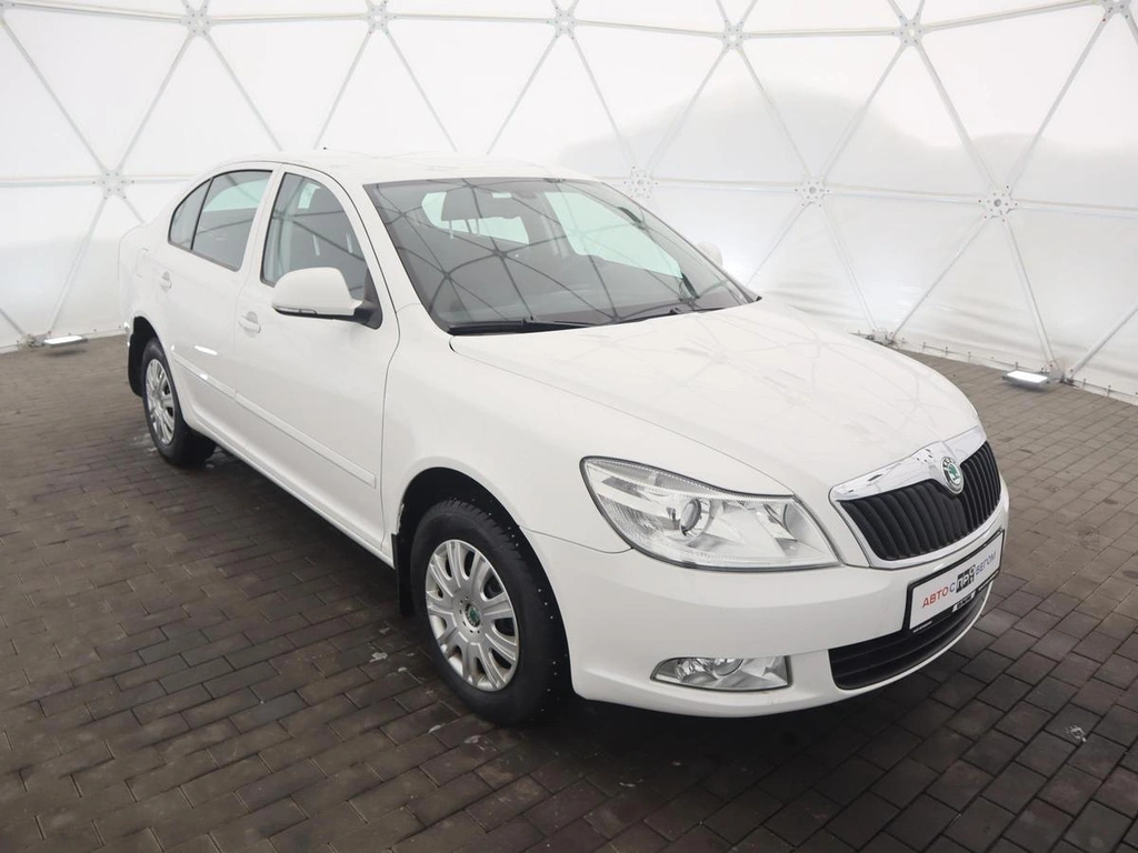 Хэтчбек Skoda Octavia 2012 года, 985000 рублей, Орёл