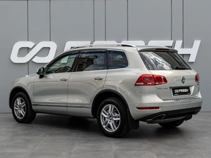 Внедорожник Volkswagen Touareg 2012 года, 1845000 рублей, Краснодар