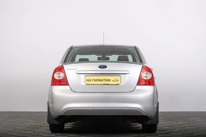 Седан Ford Focus 2011 года, 899000 рублей, Томск