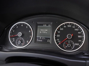 Внедорожник Volkswagen Tiguan 2011 года, 1229000 рублей, Волгоград