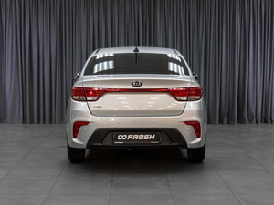 Седан Kia Rio 2017 года, 1379000 рублей, Тюмень
