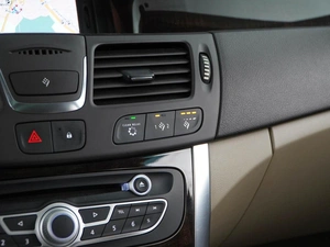 Седан Renault Latitude 2010 года, 899050 рублей, Москва