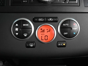 Хетчбэк Nissan Tiida 2011 года, 979000 рублей, Аксай