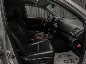 Внедорожник Toyota Highlander 2010 года, 1850000 рублей, Красноярск