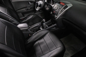 Хетчбэк Kia Ceed 2011 года, 559000 рублей, Сургут