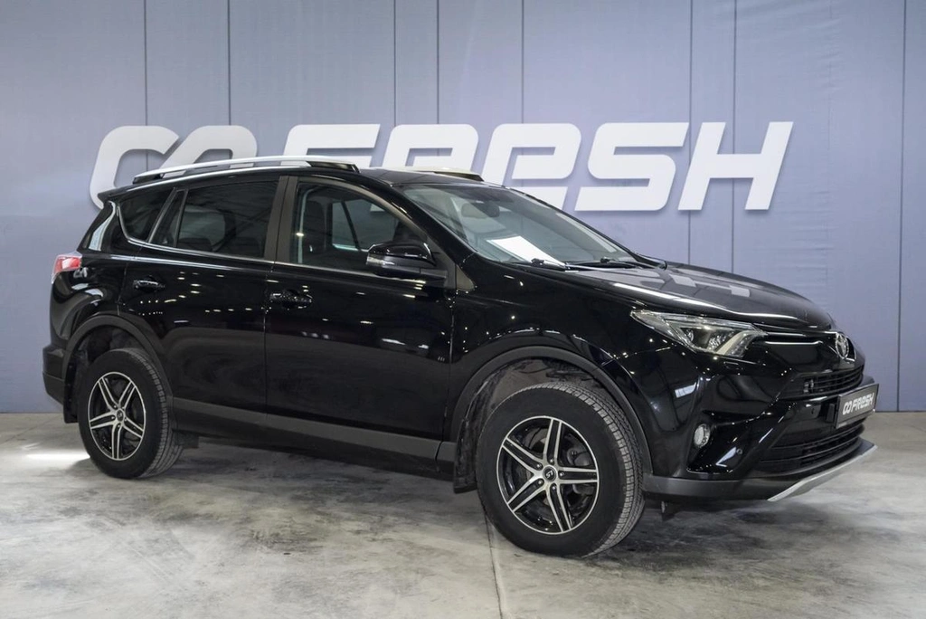 Внедорожник Toyota RAV4 2017 года, 2799000 рублей, Ульяновск