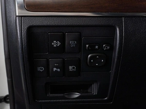 Внедорожник Toyota Land Cruiser 2016 года, 5249000 рублей, Тюмень