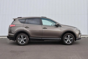 Внедорожник Toyota RAV4 2017 года, 2220000 рублей, Брянск
