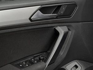Внедорожник Volkswagen Tiguan 2020 года, 2199000 рублей, Красноярск