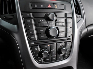 Универсал Opel Astra 2013 года, 1060000 рублей, Воронеж