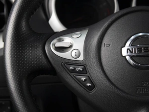 Внедорожник Nissan Juke 2015 года, 1270000 рублей, Омск