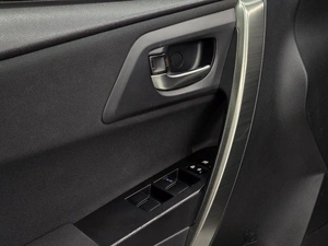 Хетчбэк Toyota Auris 2013 года, 1149000 рублей, Красноярск