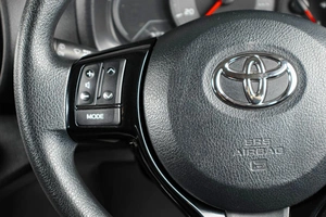 Хетчбэк Toyota Vitz 2017 года, 1259000 рублей, Тюмень
