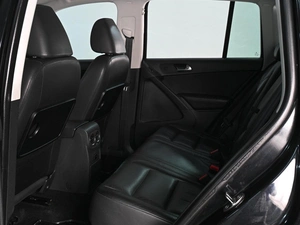 Внедорожник Volkswagen Tiguan 2010 года, 1329000 рублей, Ростов-на-Дону