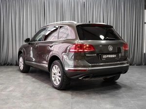 Внедорожник Volkswagen Touareg 2015 года, 2649000 рублей, Тюмень