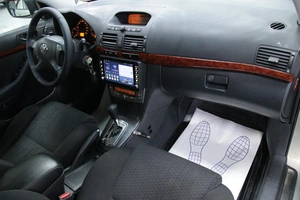 Универсал Toyota Avensis 2004 года, 838000 рублей, Солонцы