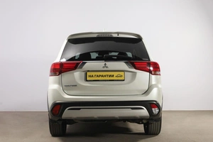 Внедорожник Mitsubishi Outlander 2021 года, 2949000 рублей, Новосибирск