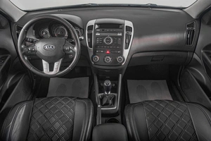 Хетчбэк Kia Ceed 2010 года, 869000 рублей, Томск