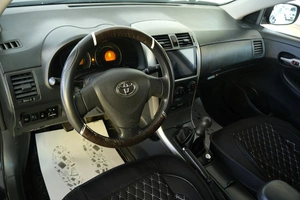 Седан Toyota Corolla 2007 года, 859000 рублей, Омск