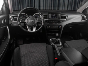 Хетчбэк Kia Ceed 2018 года, 1627000 рублей, Тюмень