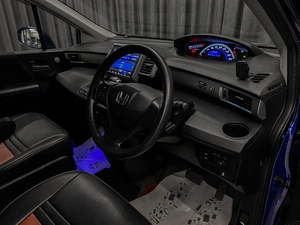 Минивэн Honda Freed 2013 года, 1090000 рублей, Красноярск