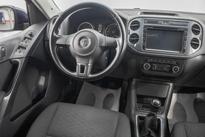 Внедорожник Volkswagen Tiguan 2011 года, 1239000 рублей, Барнаул