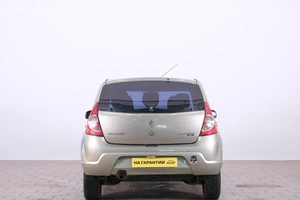 Хетчбэк Renault Sandero 2012 года, 539000 рублей, Омск