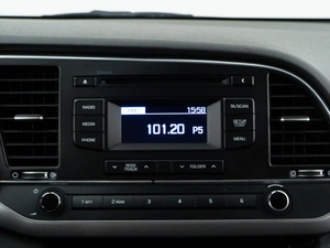 Седан Hyundai Elantra 2017 года, 1600050 рублей, Москва