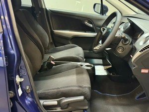 Минивэн Honda Stream 2010 года, 997000 рублей, Красноярск