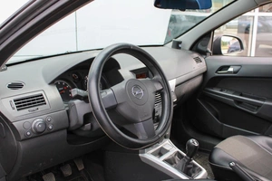 Седан Opel Astra 2011 года, 580000 рублей, Ярославль