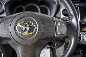 Внедорожник Toyota RAV4 2011 года, 1399000 рублей, Пермь