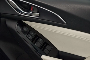 Седан Mazda Axela 2016 года, 1349000 рублей, Красноярск