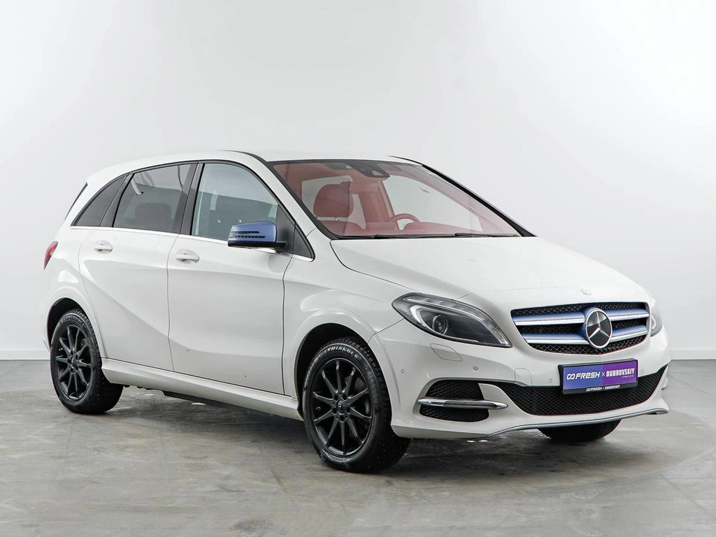 Хетчбэк Mercedes-benz B-класс 2015 года, 1577077 рублей, Москва