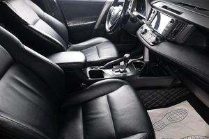 Внедорожник Toyota RAV4 2017 года, 2499000 рублей, Оренбург