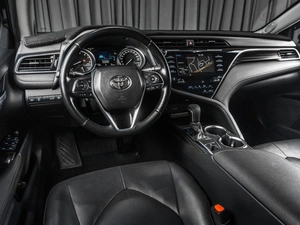 Седан Toyota Camry 2018 года, 2679000 рублей, Тюмень