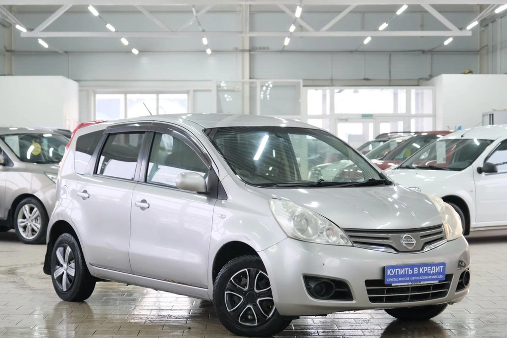 Хетчбэк Nissan Note 2008 года, 519000 рублей, Омск